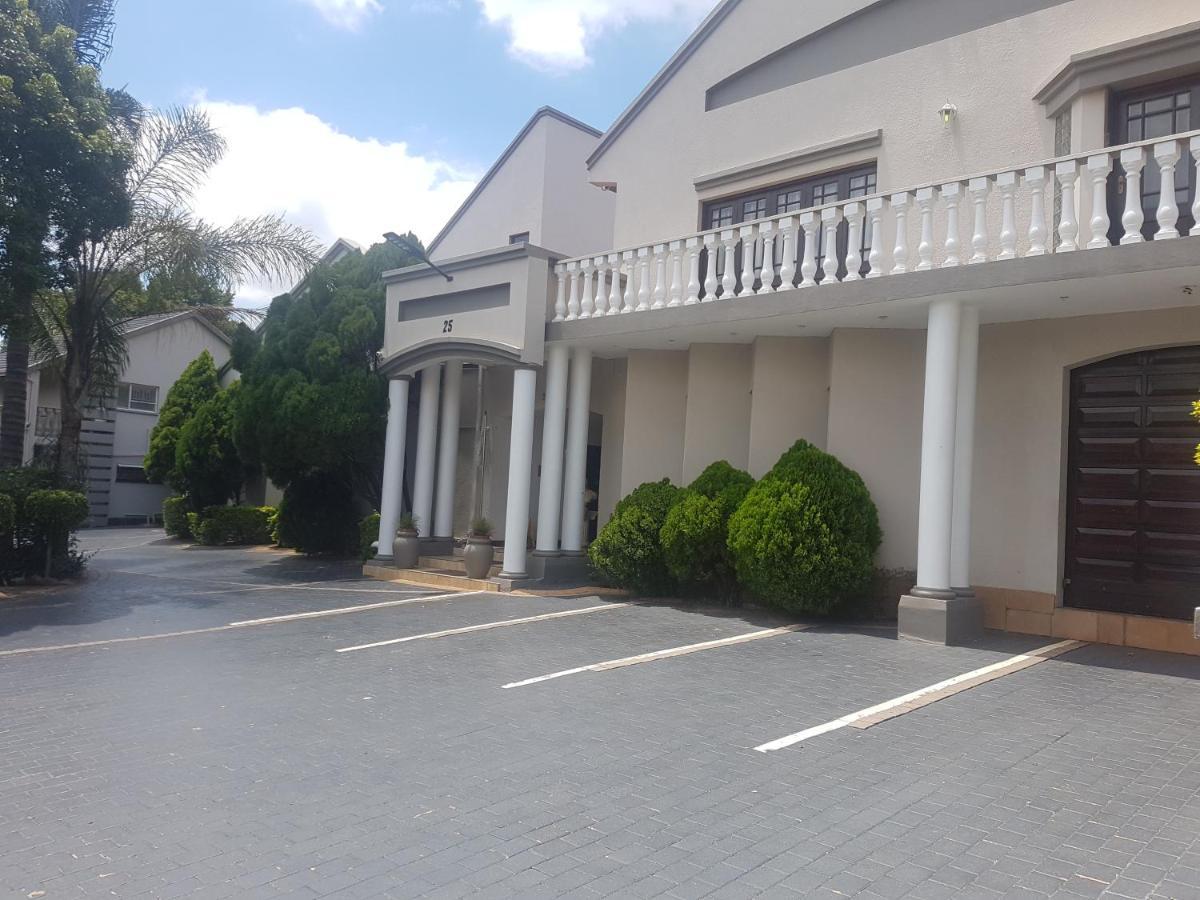 Cornerstone Guest Lodge Pretoria-Noord エクステリア 写真