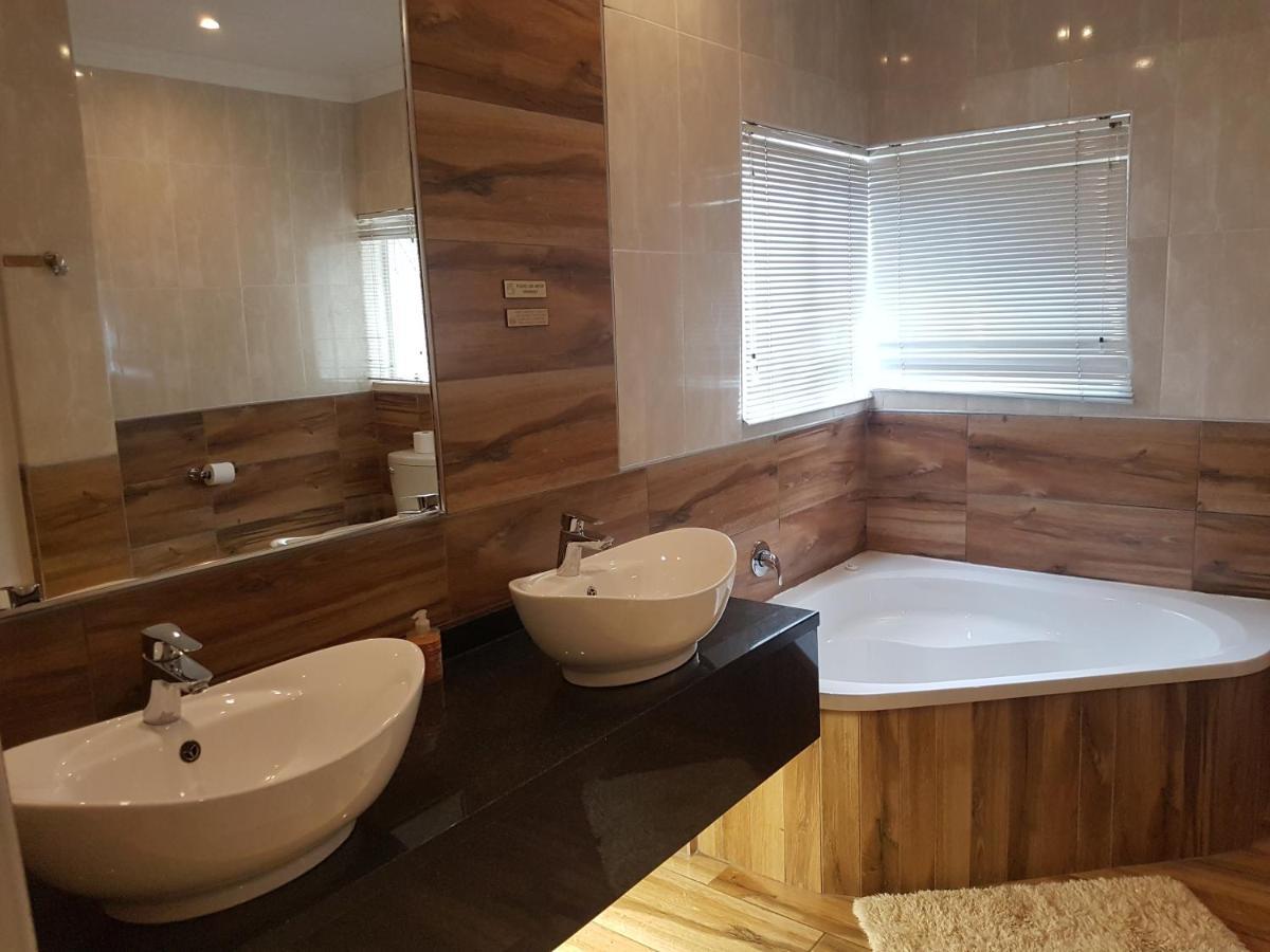 Cornerstone Guest Lodge Pretoria-Noord エクステリア 写真